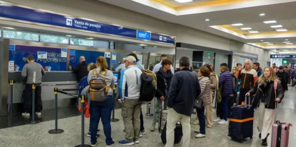 El Gobierno denunciará al sindicato aeronáutico APA por “el secuestro de pasajeros”