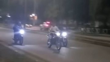 La puede contar: un joven derrapó con su moto cuando corría picadas en Frías