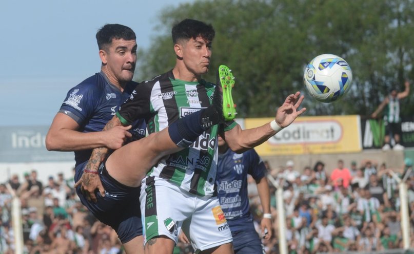 Árbitro confirmado para el duelo entre Sarmiento y Villa Mitre