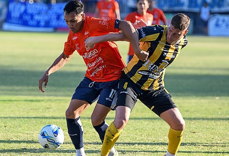 Sarmiento igualó con Olimpo y clasificó a la semifinal de la Reválida