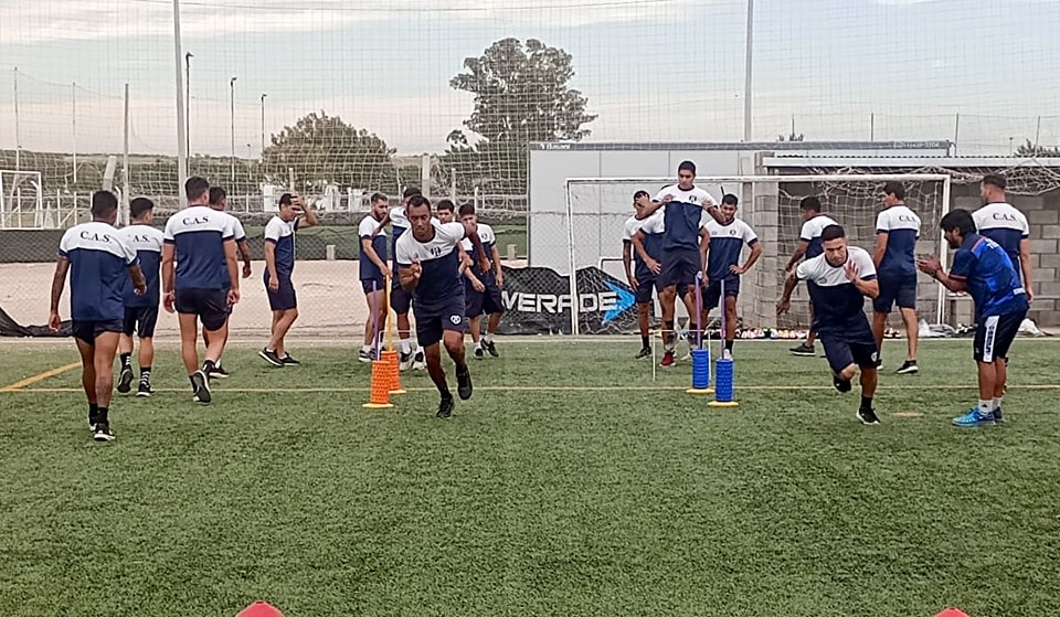 EN VIVO: Sarmiento se mide ante Villa Mitre por la ida de la final de la Reválida