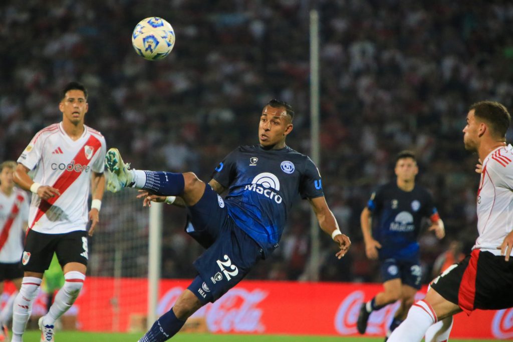 Agónico triunfo de Independiente de Mendoza ante River con la figura de Sebastián Villa