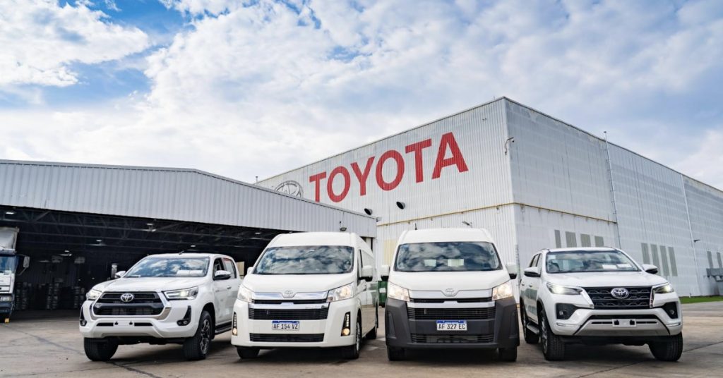 Toyota y Ford anunciaron una baja en el precios de sus vehículos desde diciembre