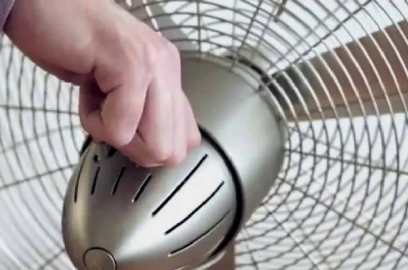 Un hombre murió electrocutado tras tocar un ventilador y otro se salvó de milagro