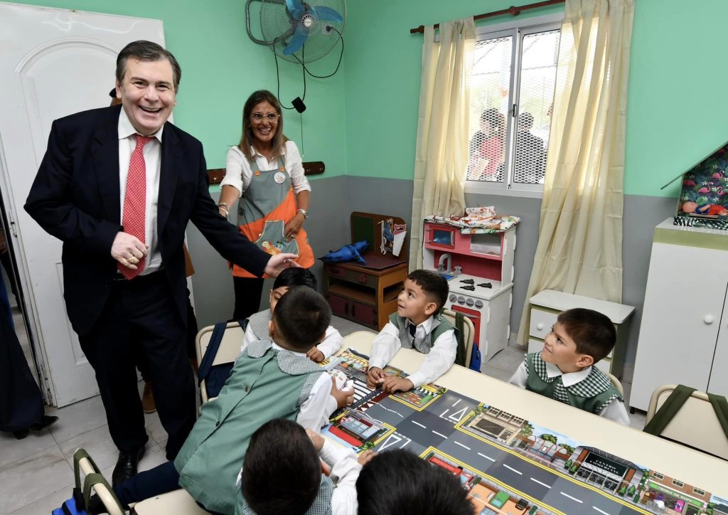 La inocente pregunta de un niño que hizo sonrojar al gobernador: “¿Usted es el papi Zamora?