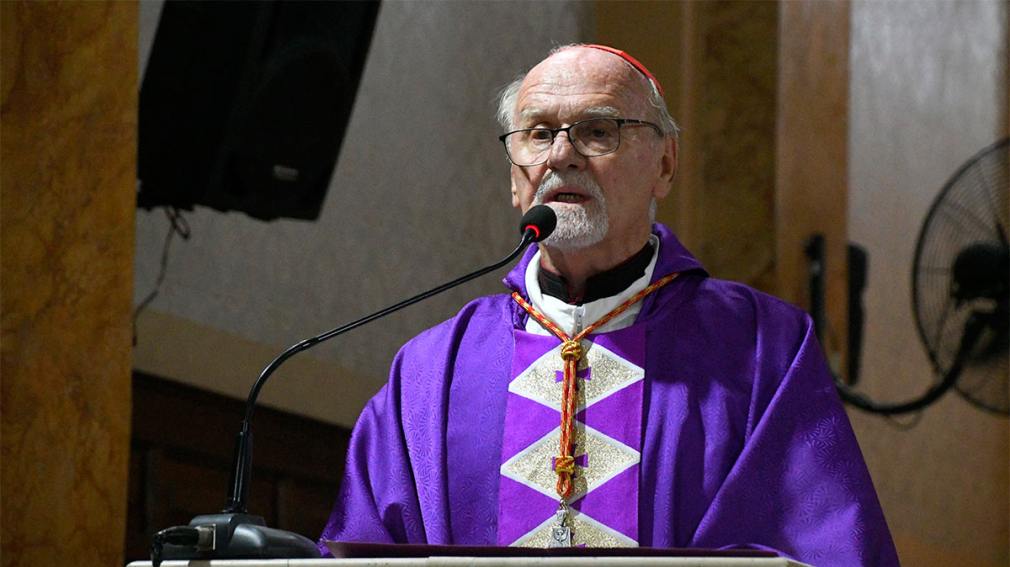 Susto en Mailín: el Cardenal Bokalic se descompensó cuando celebraba misa