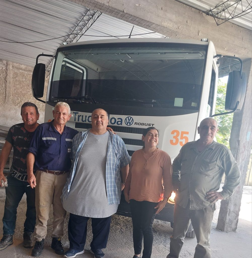 La comuna de Los Quiroga recibió un camión tanque para reforzar la distribución de agua