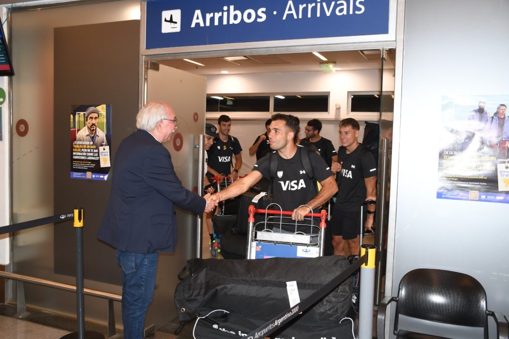 Los Leones arribaron a Santiago del Estero para la Pro League de hockey