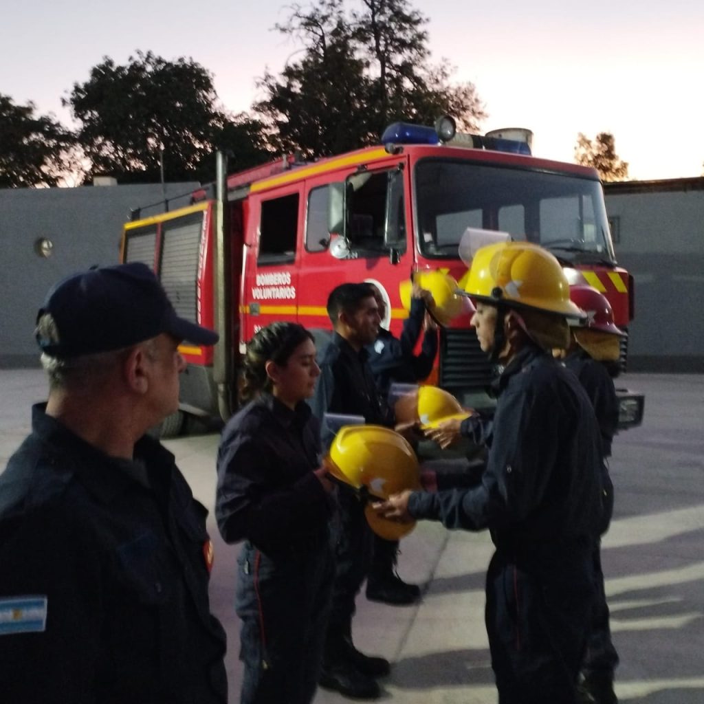 Tras dos años de capacitación, se suman 3 jóvenes al cuartel de Bomberos Voluntarios de Santiago del Estero
