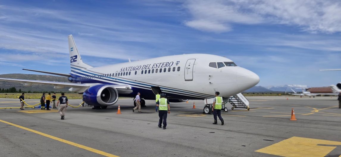 Regresó a Santiago del Estero el avión hidrante que combatió los incendios en Chubut