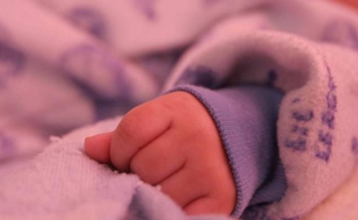 En plena terminal intentaron robarse a un bebé de los brazos de su mamá