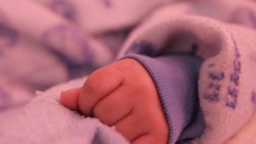 En plena terminal intentaron robarse a un bebé de los brazos de su mamá