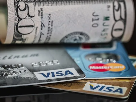Fin del cepo: qué pasa con las compras en dólares hechas con tarjeta antes de la flexibilización