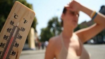 Otra jornada de calor infernal en Santiago: Anticipan 39°C de máxima