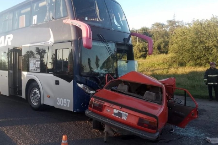 Colisión fatal deja dos muertos y un niño gravemente herido