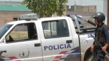 Un hombre se bajó los pantalones y le mostró los genitales a su vecina
