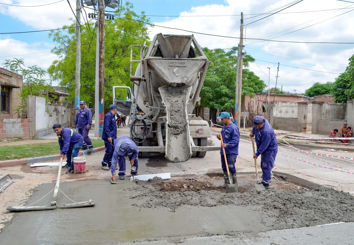 Obras Públicas de Capital destinó durante el 2024 más de 300 camiones mixer con hormigón para mantenimiento de calles