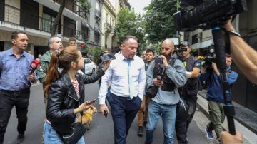 Quiénes son los diplomáticos rusos que se negaron al control de alcoholemia en Recoleta