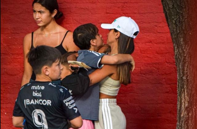 Furor por la participación de Thiago Messi en un amistoso en el predio de Racing
