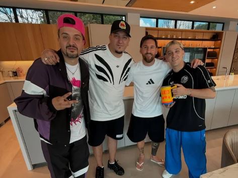 Lionel Messi recibió en su casa a los chicos de “Un poco de ruido” y las fotos fueron furor