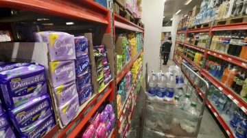 El consumo no crece: las ventas en supermercados y mayoristas cerraron en rojo y el comercio pide rescate