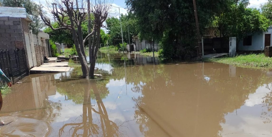La Banda: vecinos del barrio Sarmiento reclaman ayuda urgente por inundaciones