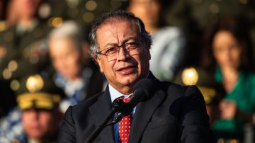 Petro introduce aranceles de hasta 50 % contra Estados Unidos en respuesta a las sanciones de Trump