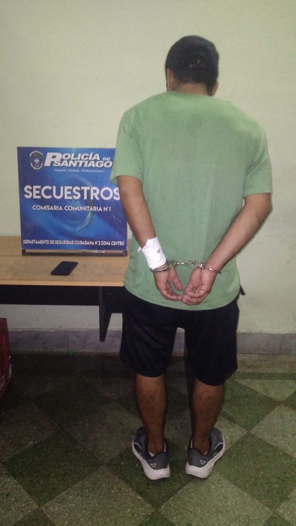 Robó un celular de un comercio y a las pocas cuadras lo detuvo un policía