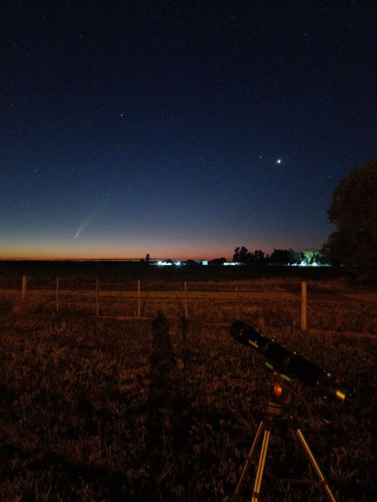 FOTOS: astrónomo de Colonia Dora captó un cometa con su observatorio móvil
