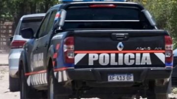 Terminó en el hospital tras chocar con una camioneta en una esquina de La Banda