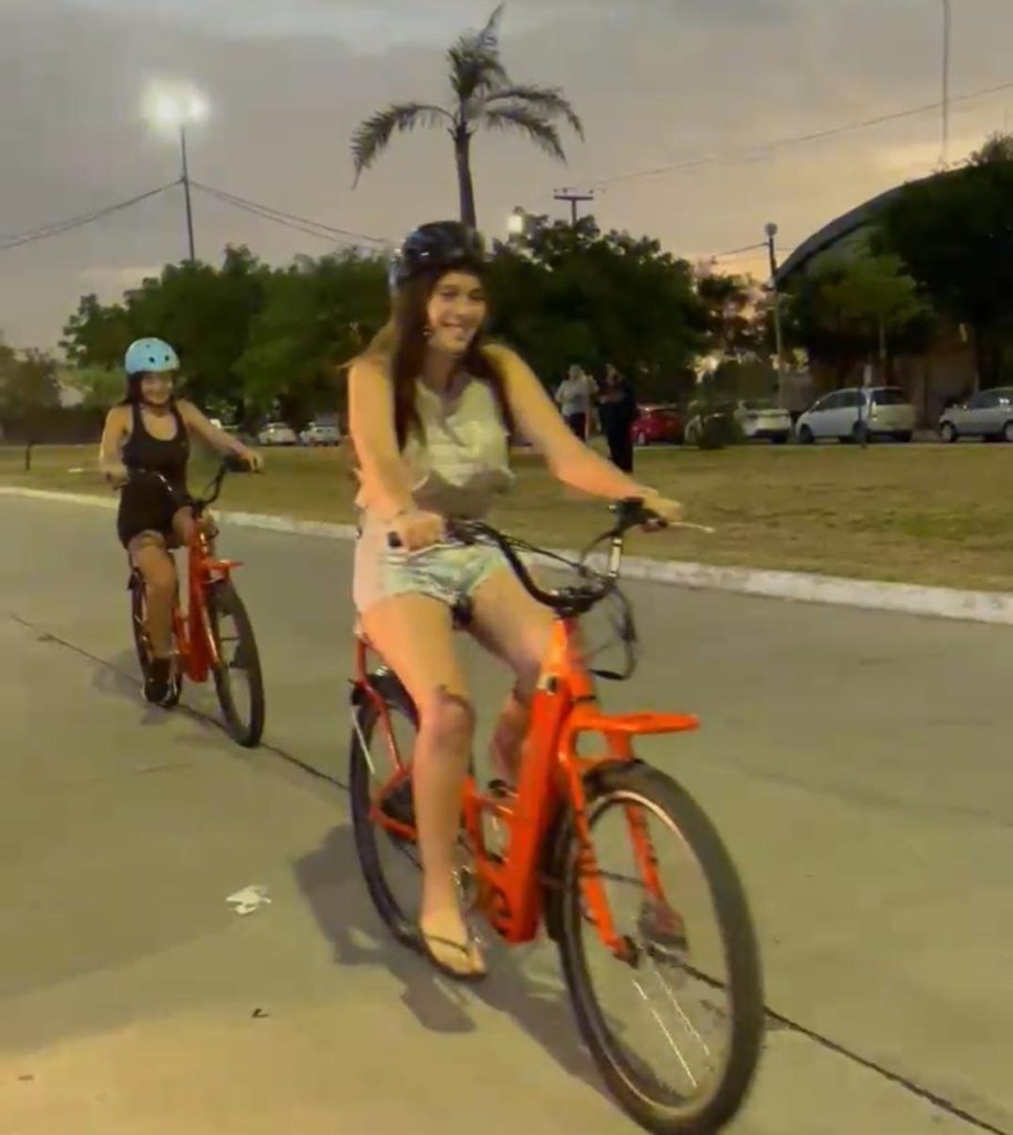 Santiago es tu Río suma recorridos en bicicletas eléctricas impulsando las prácticas sustentables