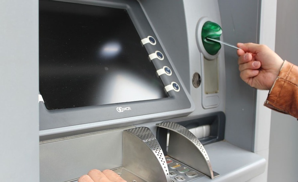 La tecla que se debe oprimir al terminar un retiro en el cajero automático para evitar estafas