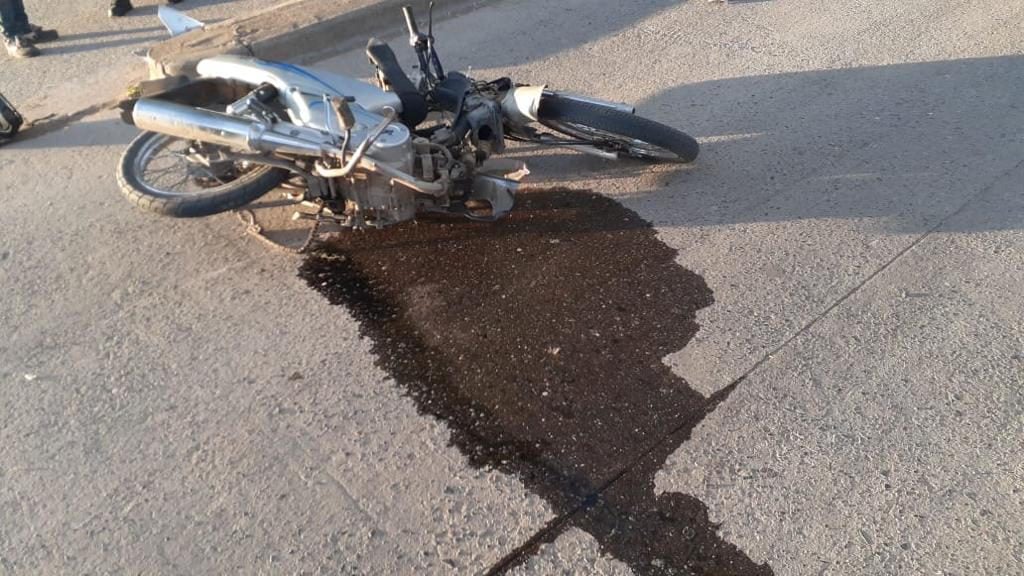 Una moto embistió a un caballo y murió una mujer que iba de acompañante