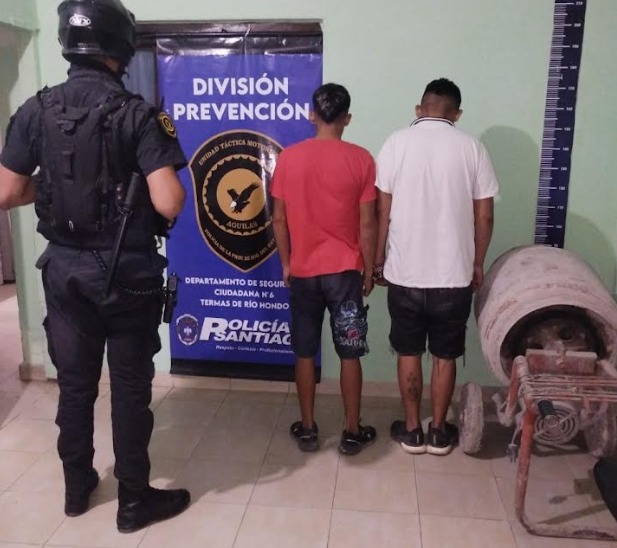 Detienen a dos jóvenes por el robo de una hormigonera en Las Termas