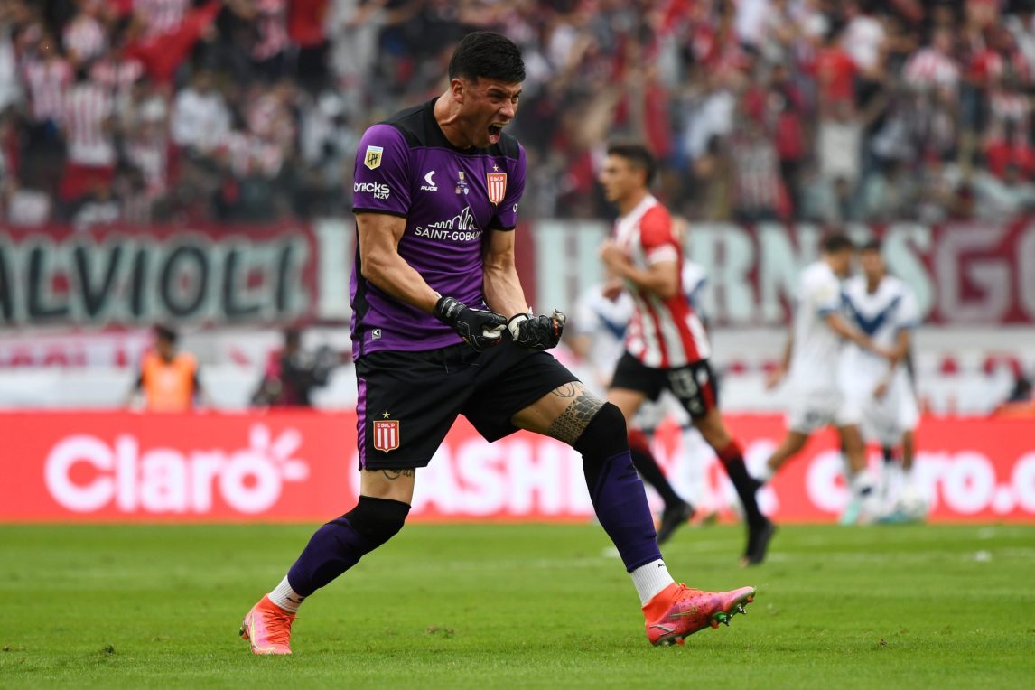 El santiagueño Mansilla y la atajada del año en la Liga Profesional