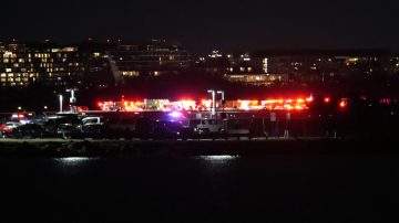 Tragedia en EEUU: helicóptero impactó con un avión de pasajeros cerca del aeropuerto de Washington