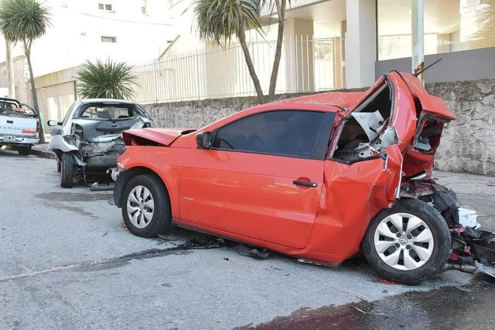 Una adolescente de 17 años alcoholizada chocó con su auto a varios vehículos