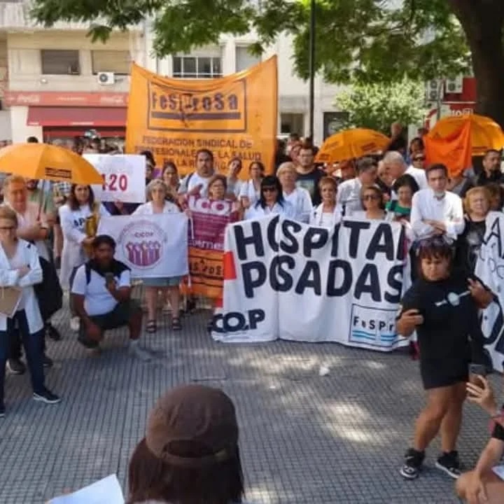 Protesta frente al Ministerio de Salud de la Nación en reclamo por medicamentos a pacientes oncológicos
