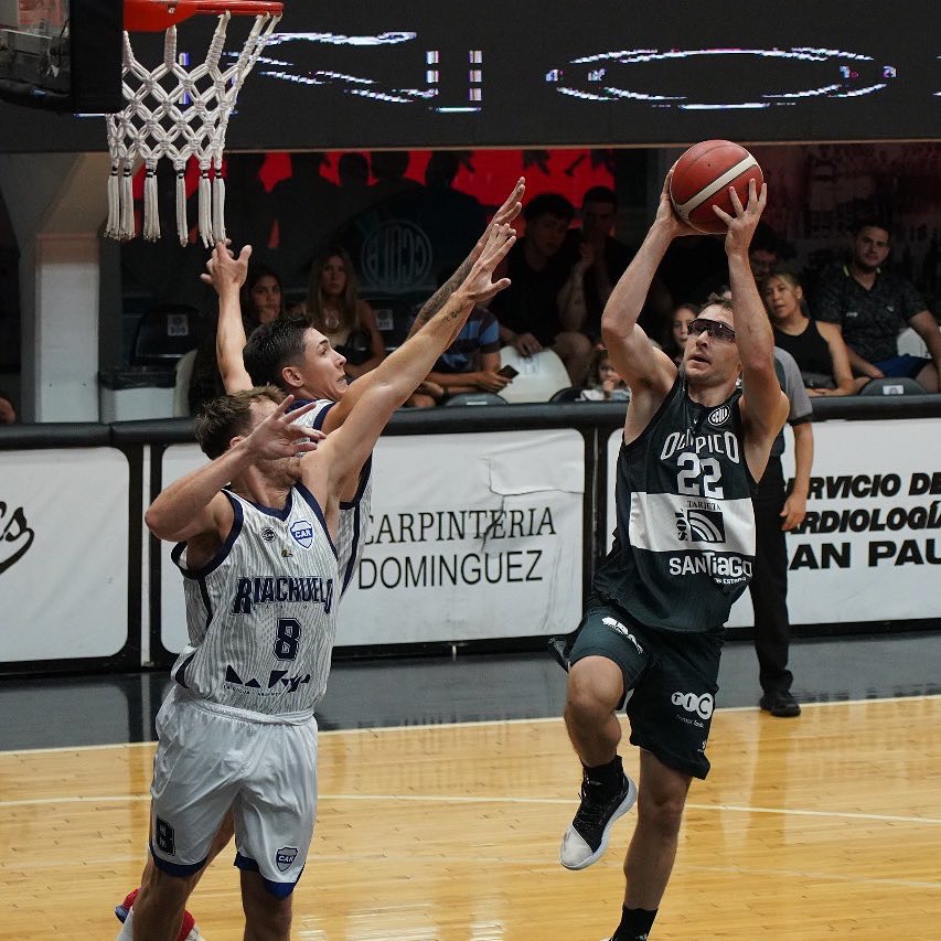 Riachuelo le cortó el invicto a Olímpico en La Banda con una paliza