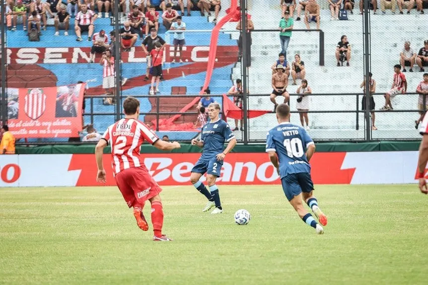 Racing Club remontó y venció 3-1 a Barracas Central en la primera fecha del Apertura