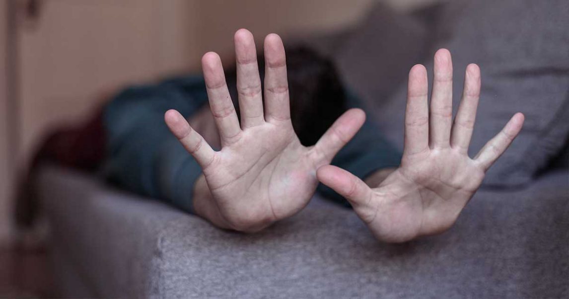 Violencia de género: interceptó a su ex, le arrebató a su hijo y la golpeó