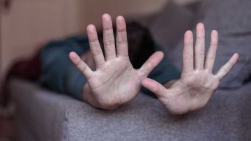 Escapó desnuda por una ventana para salvarse de un intento de femicidio en Loreto