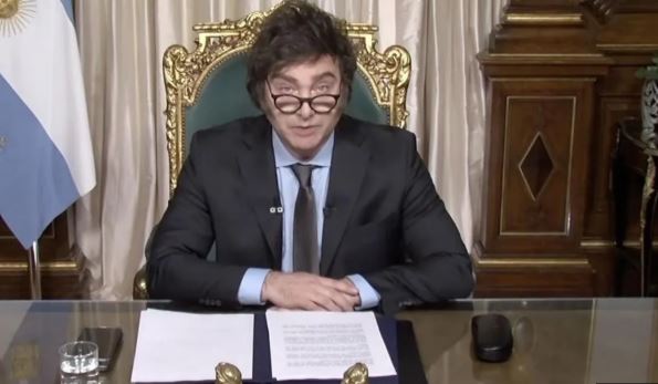 Un superávit dudoso con todas las letras