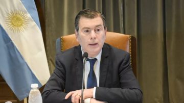 Zamora anunció aumentos salariales para la administración pública y docentes