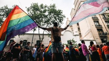 Rechazo al discurso de odio de Milei: el colectivo LGTBIQ+ marcha en todo el país