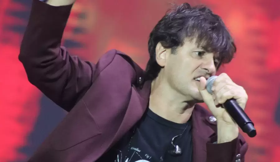 Los Piojos modificaron la letra de un tema en Cosquín Rock apuntando contra el presidente Milei