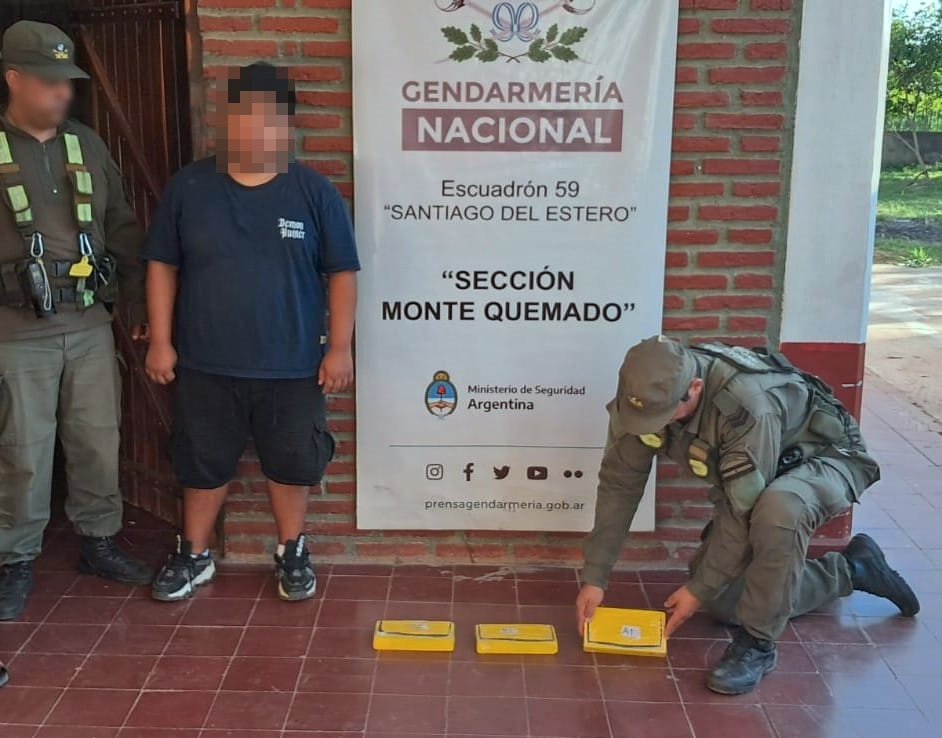 Un hombre ocultaba más de 3 kilos de cocaína en las butacas de un tour de compras