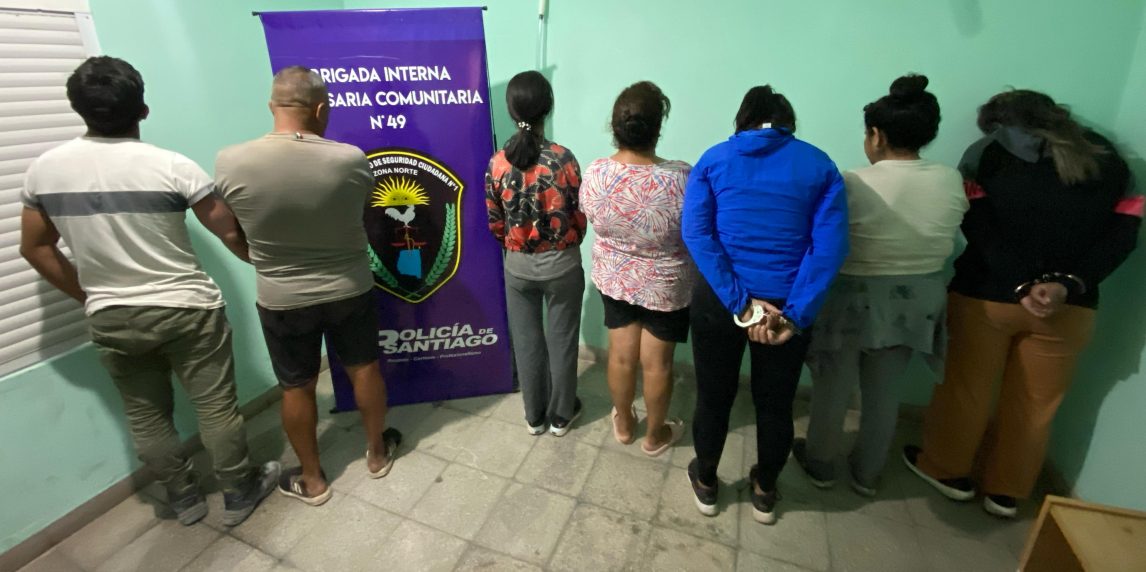Detienen a 5 mujeres y 2 hombres en un operativo policial en Los Mojones