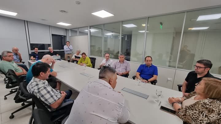 La Municipalidad garantiza la continuidad de transporte público tras un acuerdo