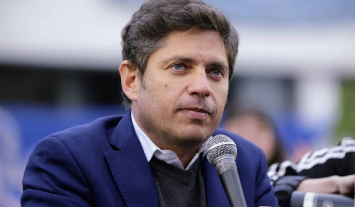 Kicillof afirmó que si Adorni fuera peronista “ya estaría preso” y dijo estar buscando “un pendrive” para la provincia